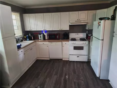 Kitchen - 3906 E 123 Ter, Grandview, MO 64030 photo 1 of 2