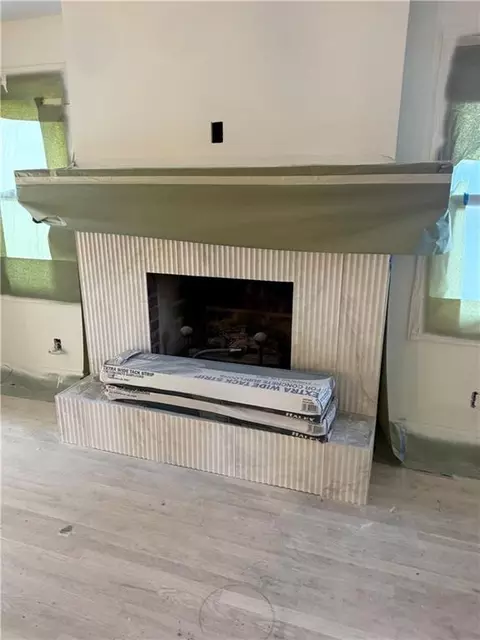 6910 W 101st St, Overland Park, KS 66212