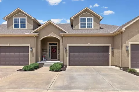 17418 S Raintree Dr, Olathe, KS 66062