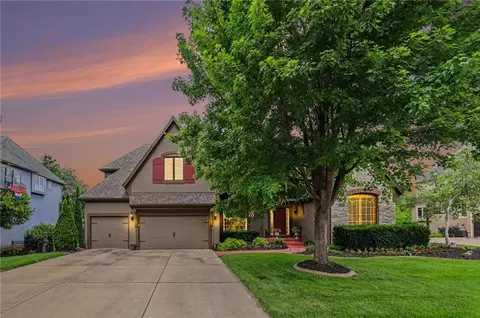 11919 W 139th Ter, Overland Park, KS 66221