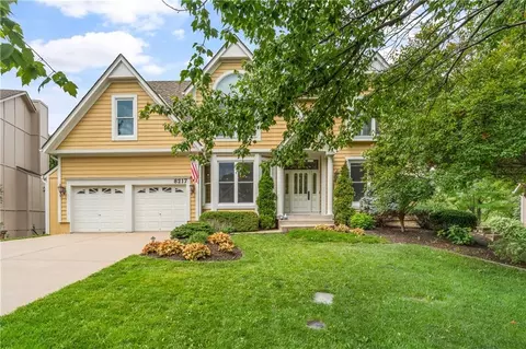 8217 W 146th Ter, Overland Park, KS 66223