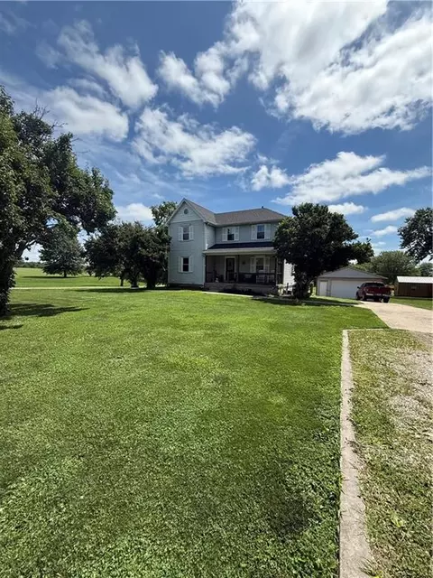 915 N 5th St, Drexel, MO 64742 photo 2