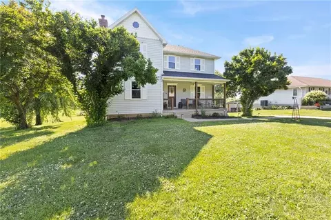 915 N 5th St, Drexel, MO 64742 photo 2