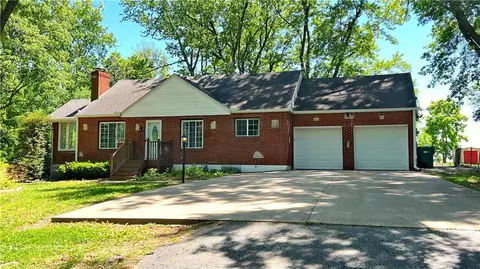 8715 State Ave, Kansas City, KS 66112