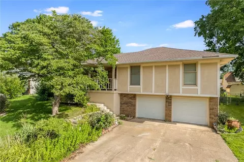 16312 E 28th St, Independence, MO 64055