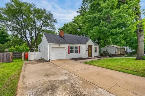 Exterior - 11602 E 37th St, Independence, MO 64052 photo 2 of 9