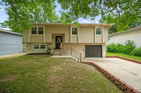 201 W Martin St, Edgerton, KS 66021