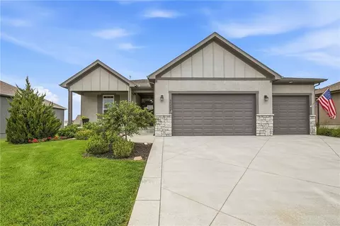 25080 W 112th Ter, Olathe, KS 66061