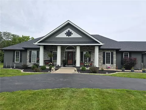 15100 E 215th St, Peculiar, MO 64078