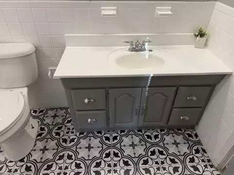 Bath - 15218 E 33rd St, Independence, MO 64055 photo 1 of 3