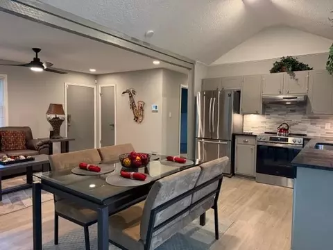 Dining - 15218 E 33rd St, Independence, MO 64055 photo 1 of 1