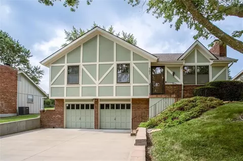 507 NE Karapat Dr, Kansas City, MO 64155