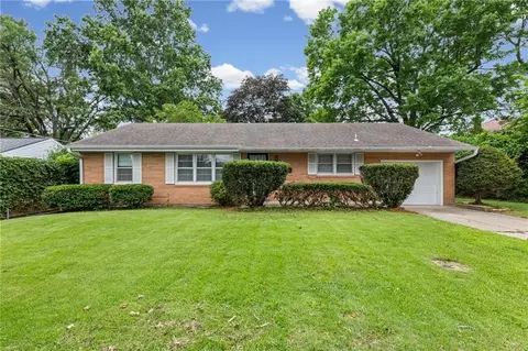 909 E Lexington Ave, Independence, MO 64050