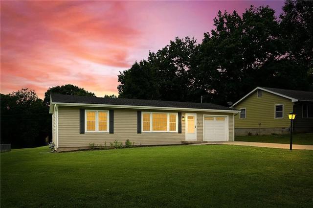 3032 Iowa St, Leavenworth, KS 66048