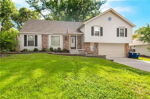 10407 Long St, Overland Park, KS 66215