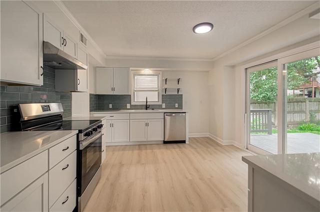 10407 Long St, Overland Park, KS 66215