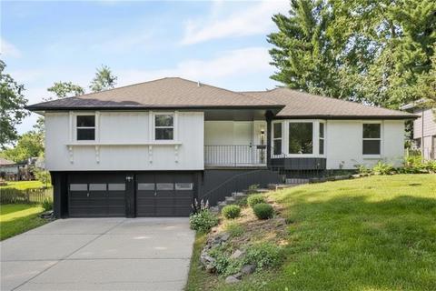 11609 E 60th Ter, Raytown, MO 64133