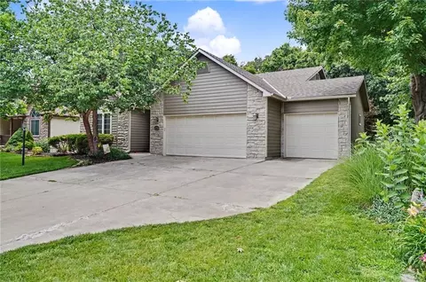 3238 Huntington Rd, Lawrence, KS 66049