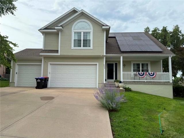 2226 Martha Ln, Greenwood, MO 64034