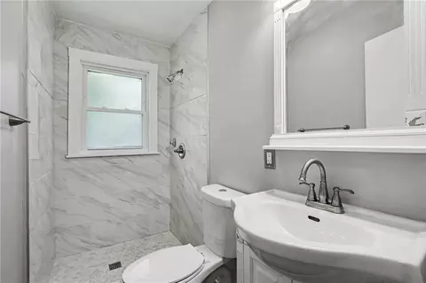 Bath - 339 W Oak St, Trimble, MO 64492 photo 2 of 3