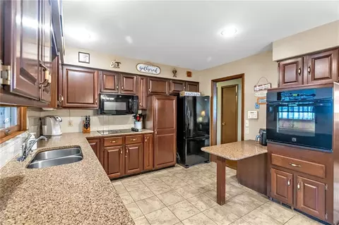 Kitchen - 15600 E 43rd Street S St, Independence, MO 64055 photo 2 of 2