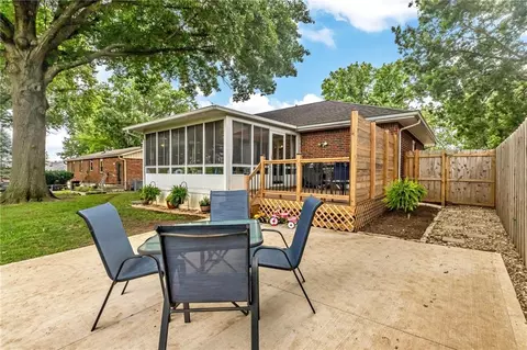 Exterior - 15600 E 43rd Street S St, Independence, MO 64055 photo 4 of 6