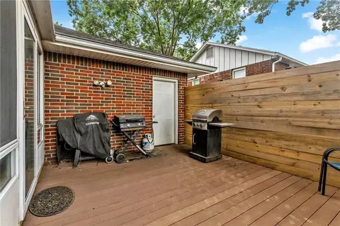 Exterior - 15600 E 43rd Street S St, Independence, MO 64055 photo 3 of 6
