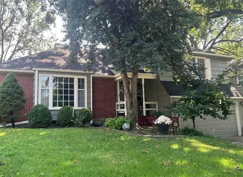 2821 W 73rd St, Prairie Village, KS 66208