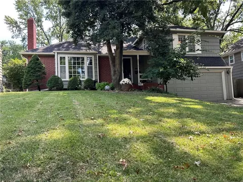 2821 W 73rd St, Prairie Village, KS 66208