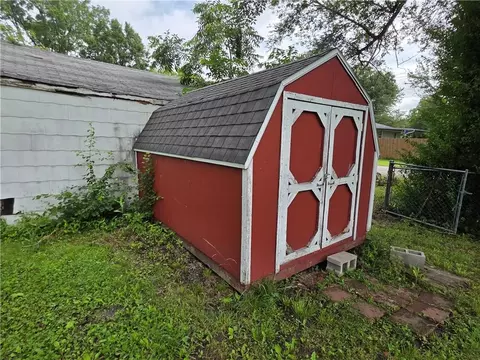212 E Melvin St, Arma, KS 66712 photo 23