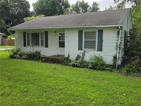 212 E Melvin St, Arma, KS 66712 photo 1