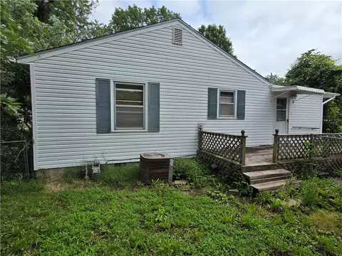 212 E Melvin St, Arma, KS 66712 photo 3