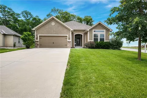 9211 N Belton Ct, Kansas City, MO 64154