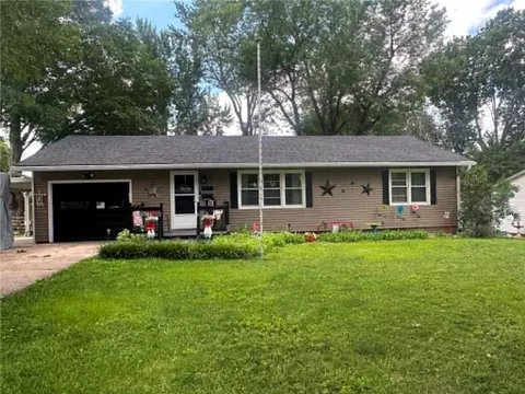 101 Crest Dr, Excelsior Springs, MO 64024