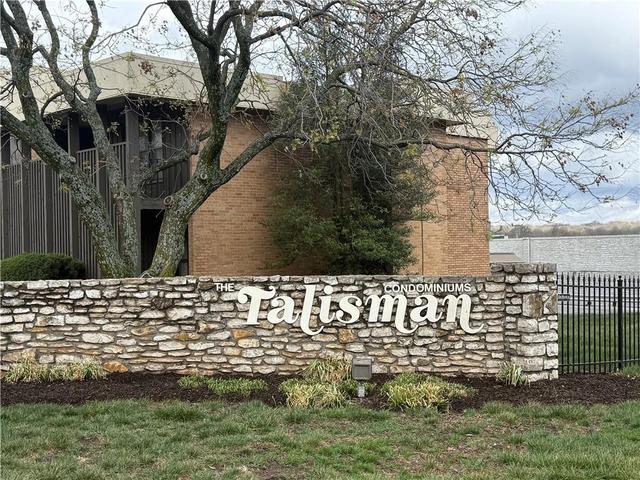 472 W 104th St # A, Kansas City, MO 64114