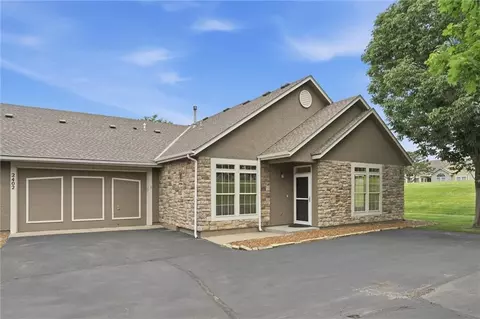 11263 S Summit St #2402, Olathe, KS 66062