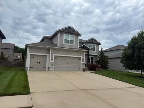 342 SE Highland Park Dr, Lees Summit, MO 64063