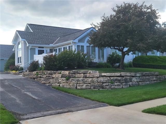 23131 W 71st Ter, Shawnee, KS 66227