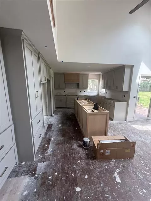 3353 W 129th Ter, Leawood, KS 66209