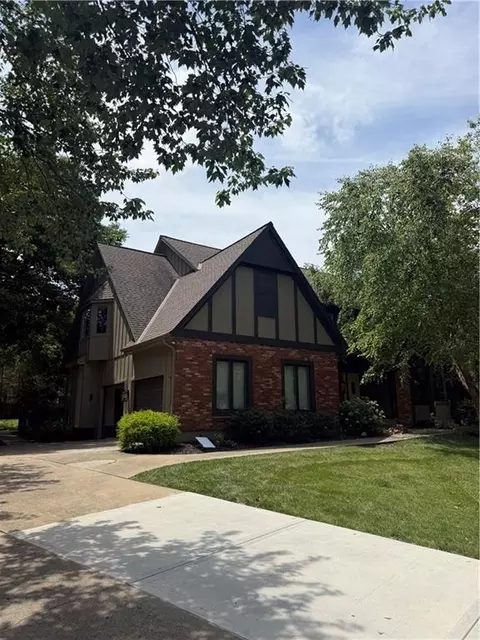 3353 W 129th Ter, Leawood, KS 66209