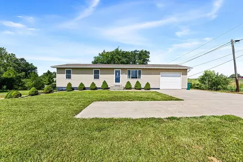 24635 Icon Rd, Maryville, MO 64468