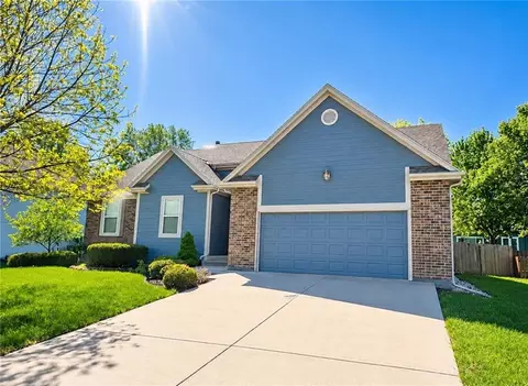 18173 W 157th St, Olathe, KS 66062