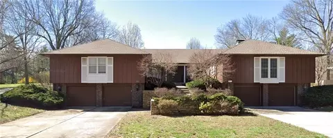 313 E 115th St, Kansas City, MO 64114