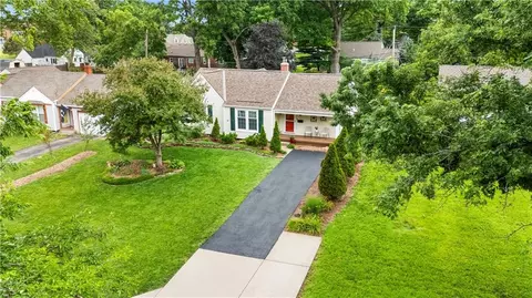 5824 Floyd St, Overland Park, KS 66202