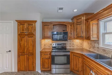 1920 E Mohawk Dr, Olathe, KS 66062 photo 18