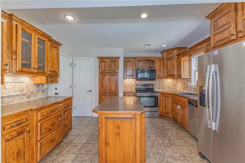 1920 E Mohawk Dr, Olathe, KS 66062 photo 12