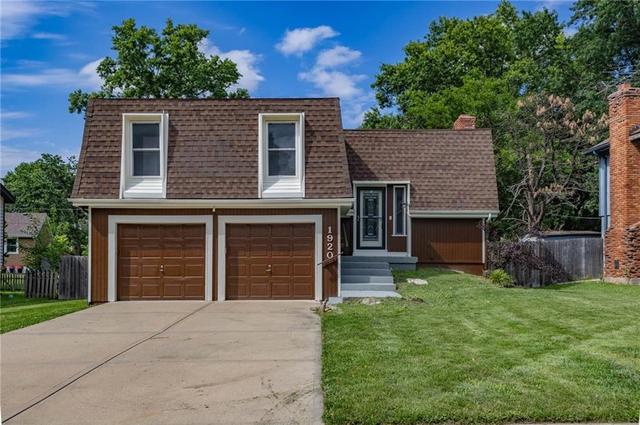 1920 E Mohawk Dr, Olathe, KS 66062