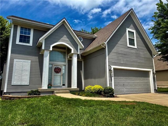 1208 N 3rd St, Louisburg, KS 66053