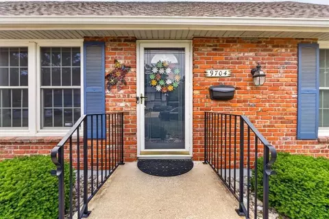 9704 Hardesty Ave, Kansas City, MO 64137