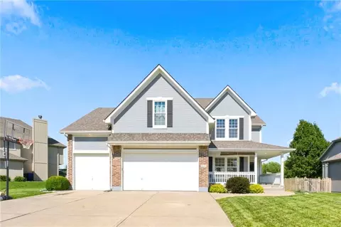 808 SW 33rd St, Lees Summit, MO 64082